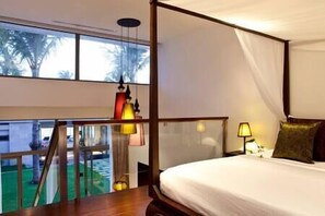8 bedrooms, in-room safe