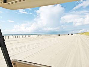 Beach nearby, sun-loungers, beach towels