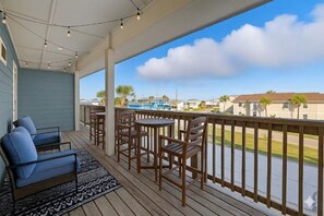 Property grounds - Heated Pool • Golf Cart • Walk to Beach • Pets • Floor Bedroom (Port Aransas)