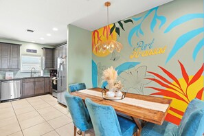Dining - Heated Pool • Golf Cart • Walk to Beach • Pets • Floor Bedroom (Port Aransas)