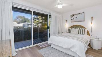 3 bedrooms, bed sheets