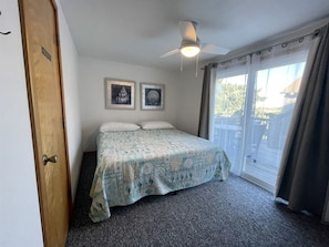 4 bedrooms, Internet - Chasing Sunsets Dog-friendly home w/deck and ocean view (HATTERAS)