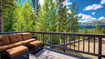 House | Terrace/patio