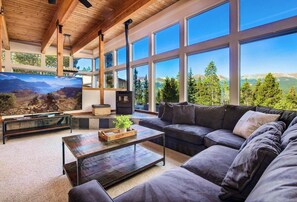 House | In-room dining