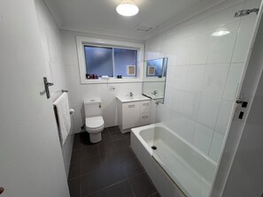 Business Apartment | Bilik Mandi