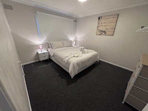 Basic Apartment | Free WiFi - Apartments On Turf (Grafton)