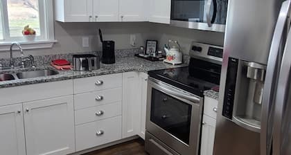 Nana's Place is a beautiful country family, pet-friendly home.