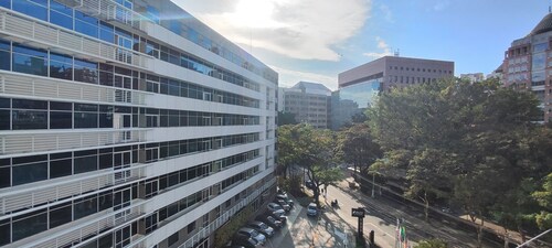 Flat in a hotel near the American consulate and Transamerica Expo.