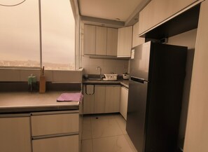 Private kitchen - Cozy central shelter, steps away from the Mall (Ideal for families and friends). (Trujillo)