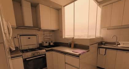 Cozy central shelter, steps away from the Mall (Ideal for families and friends).