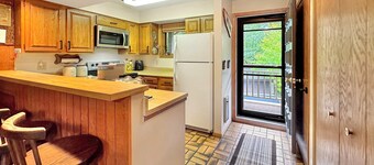 Bear Hills Retreat with Scenic Fairway Views