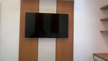 1 chambre, fer et planche à repasser, Wi-Fi, draps fournis