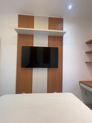 1 habitación, tabla de planchar con plancha, wifi y ropa de cama 