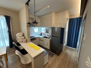 Microwave, oven, stovetop, dishwasher - Max. 12 people OK! Less than 15 minutes walk to the station and the sea! A house in a good location in Kamakura! (鎌倉市大町)