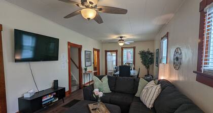 Vicky's Place - 3 bed, 1-bath, Pet Friendly w/Yard & Parking