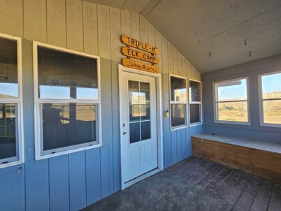 Hunting Cabin-Triple M Elk Camp