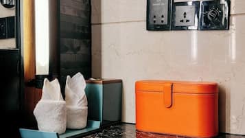 Business Double Room | Minibar, in-room safe, blackout drapes, iron/ironing board