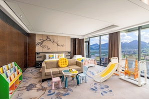Family Triple Room | In-room safe, blackout drapes, iron/ironing board, free WiFi