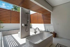 Toallas, jabón, shampoo