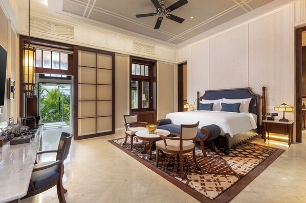 Heritage Suite | Pillow-top beds, in-room safe, blackout curtains - Grand Hotel De Djokja (Yogyakarta)