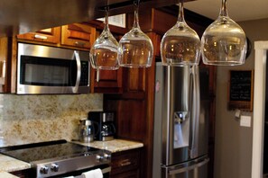 Private kitchen - A lovely place, 4-bedroom house with BBQ Ramada (Tucson)