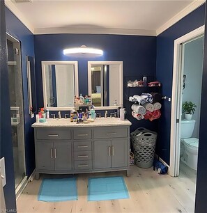 Dusche, Handtücher, Seife, Toilettenpapier