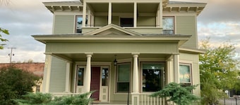 Historic Beacom Residence — Steps to Downtown, River and U of M.