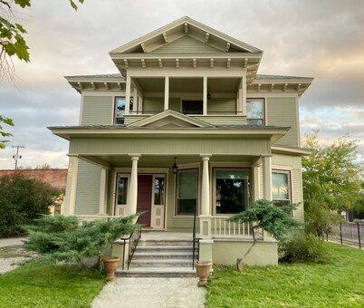 Historic Beacom Residence — Steps to Downtown, River and U of M.