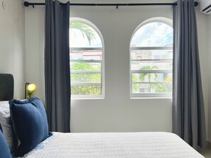 3 bedrooms, desk, iron/ironing board, free WiFi