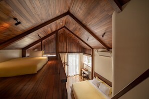 Deluxe Quadruple Room, Balcony - HÔM Stay - Phố đi bộ (Thuan Hoa Ward)