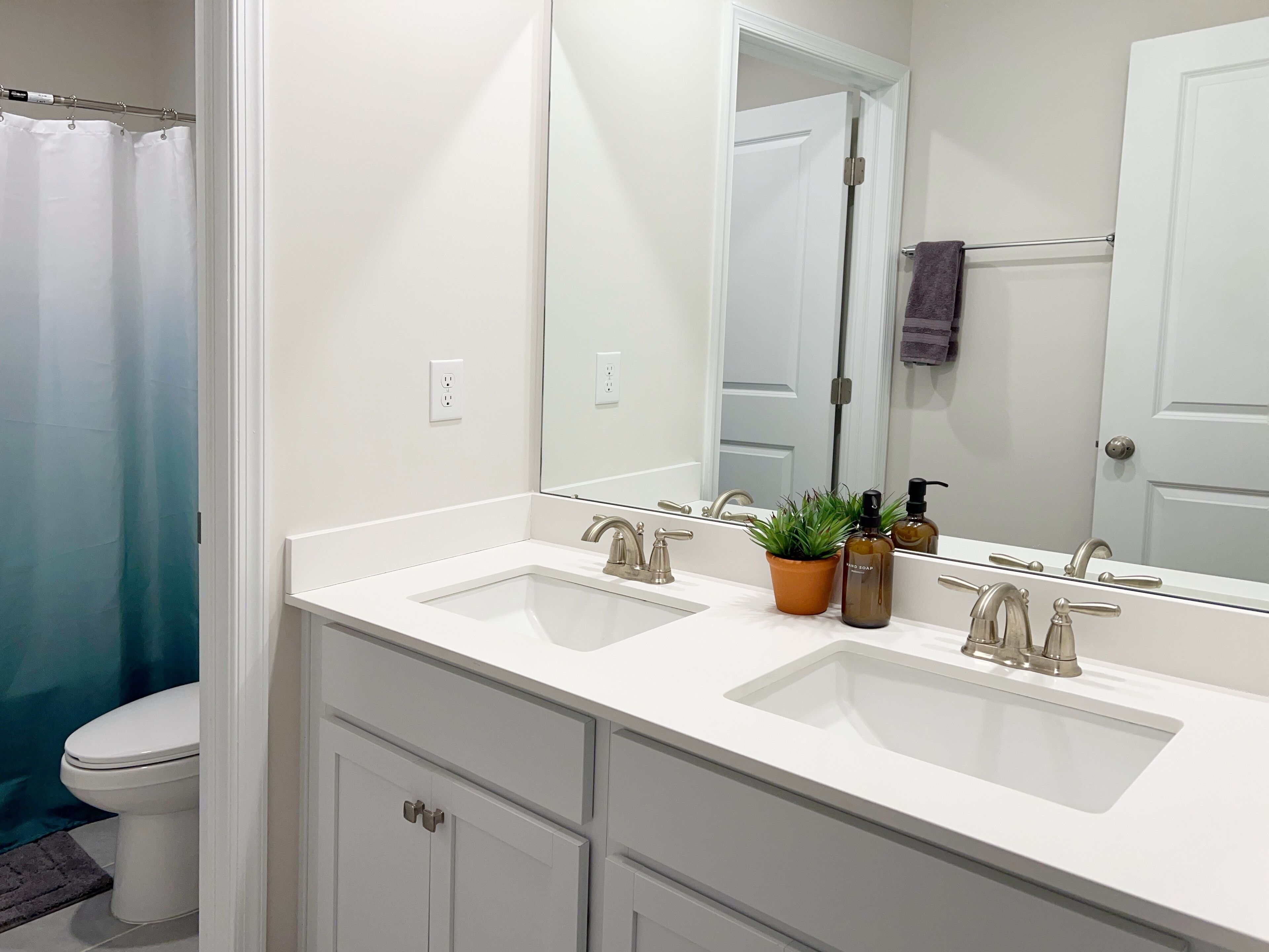 吹风机、毛巾、肥皂、卫生纸