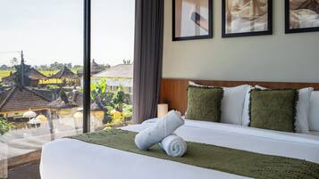 Villa | Iron/ironing board, bed sheets