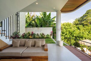 Villa | Sala de estar | Televisión LED de 32 pulgadas con canales digitales