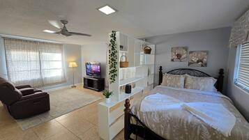 3 bedrooms, WiFi, bed sheets