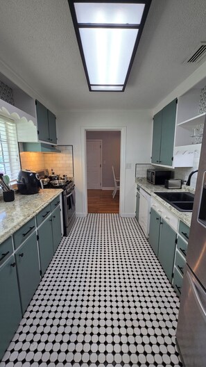 Microwave, oven, stovetop, dishwasher