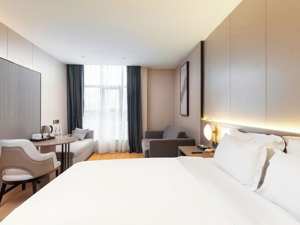 Executive-Doppelzimmer, Stadtblick | Daunenbettdecken, Betten mit Memory-Foam-Matratzen