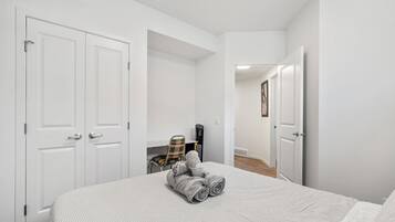 2 bedrooms, desk, iron/ironing board, travel cot