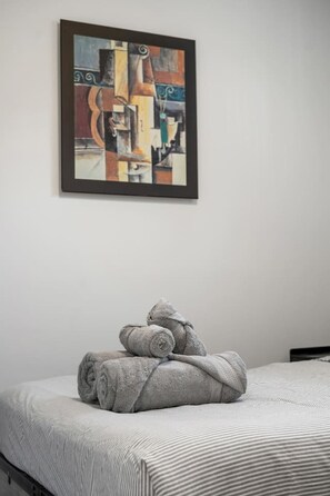 2 bedrooms, desk, iron/ironing board, travel cot
