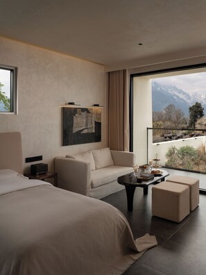 Family Room, Hill View | Desk, laptop workspace, blackout drapes, soundproofing - Floating Life Boundless Wild Resort (Lijiang)