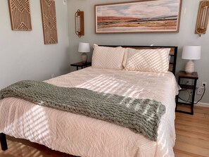 Iron/ironing board, WiFi, bed sheets - Stylish Studio in Old Colorado City-Shops and Dining Only Steps Away! (Colorado Springs)
