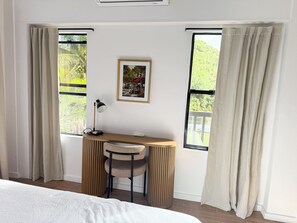 Ropa de cama de alta calidad y minibar con artículos gratuitos
