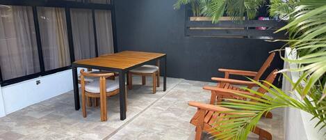 Condo de lujo, 2 habitaciones | Terraza o patio