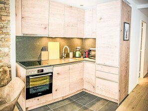 Mikrowelle, Ofen, Geschirrspüler