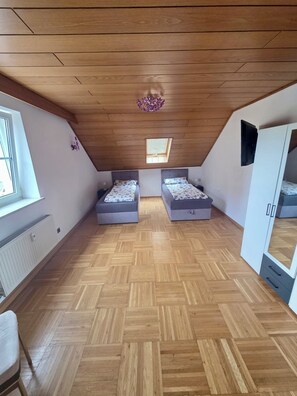 4 bedrooms, free WiFi