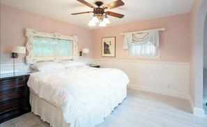 3 soverom, strykejern/-brett, wi-fi og sengetøy