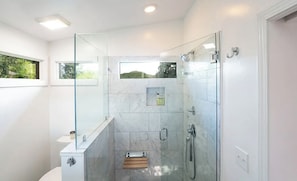 Shower, hair dryer, bidet, towels - Never rented- Mountain View cottage all amenities, pickleball/tennis clay court (Franklin)