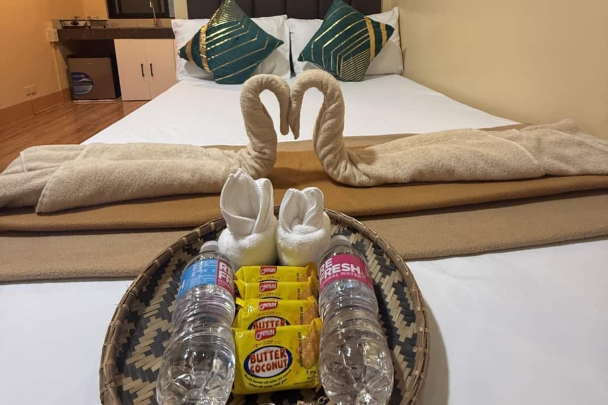 Egyptian cotton sheets, premium bedding, desk, laptop workspace