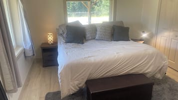 4 soverom, skrivebord, strykejern/-brett og wi-fi (inkludert)