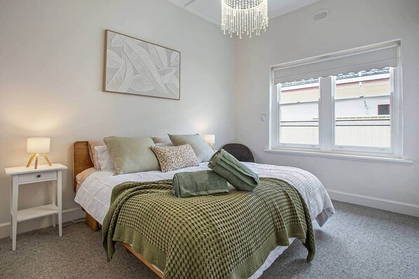 4 Schlafzimmer, Bügeleisen/Bügelbrett, WLAN, Bettwäsche