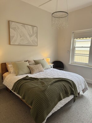 Ferros/tábuas de passar roupa, Wi-Fi, roupa de cama